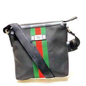 Authentic Gucci Black Nylon Crossbody Bag mn601-022626